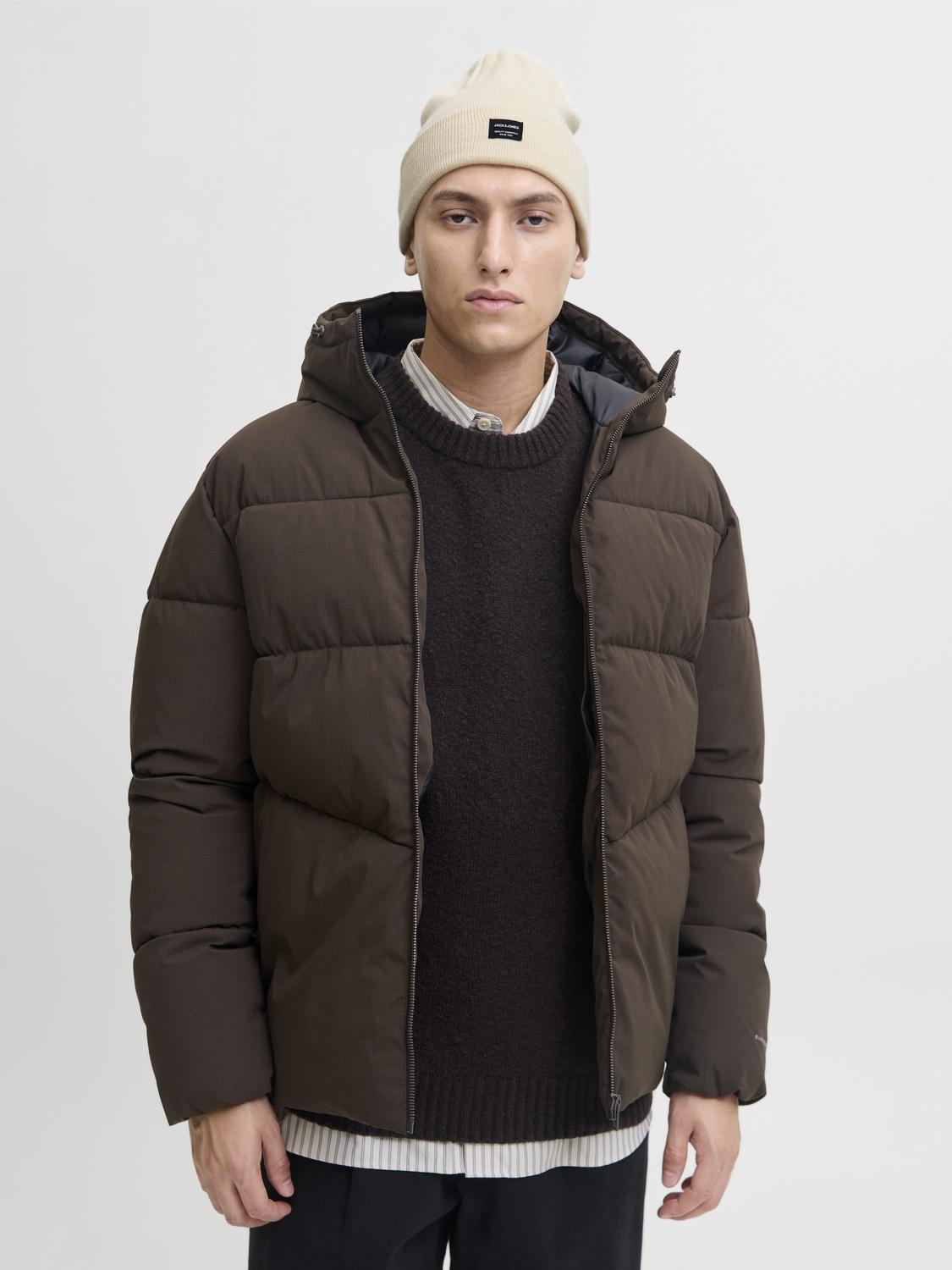 model_shot-front